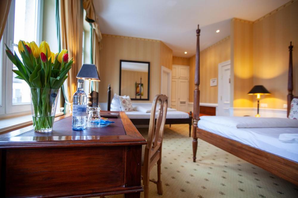 Hotel Niederlaendischer Hof شفيرين المظهر الخارجي الصورة