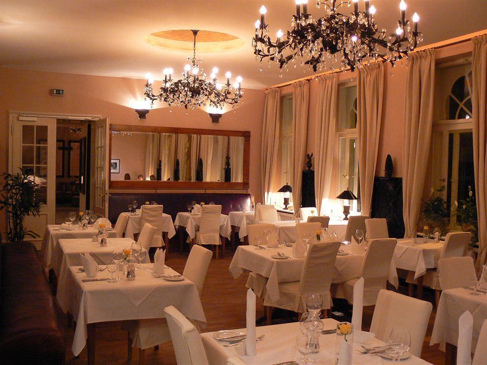 Hotel Niederlaendischer Hof شفيرين المطعم الصورة