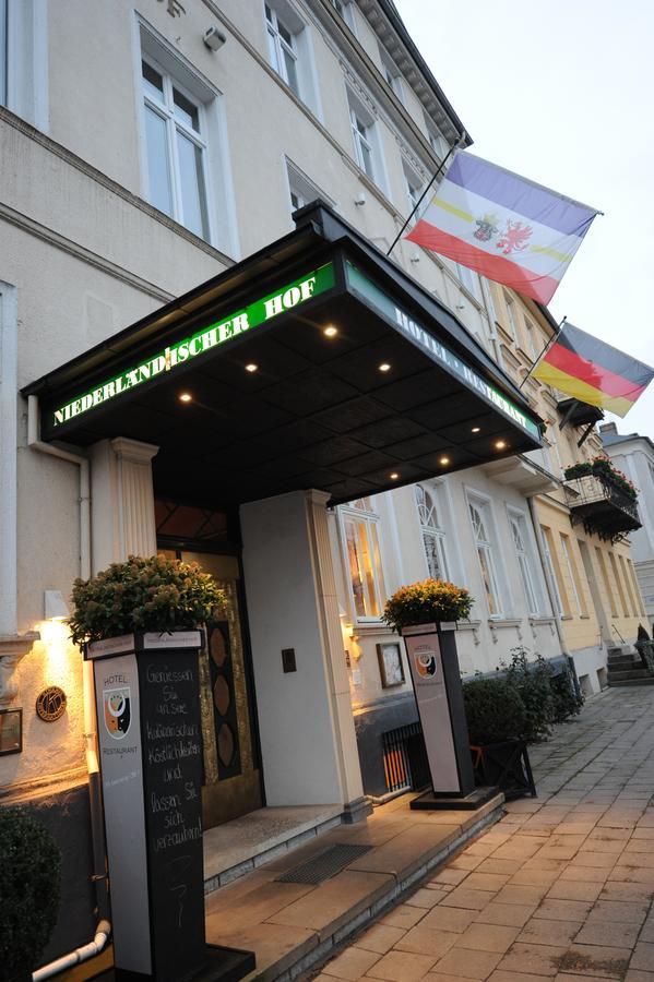 Hotel Niederlaendischer Hof شفيرين المظهر الخارجي الصورة