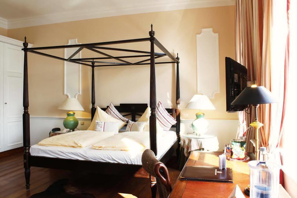 Hotel Niederlaendischer Hof شفيرين المظهر الخارجي الصورة
